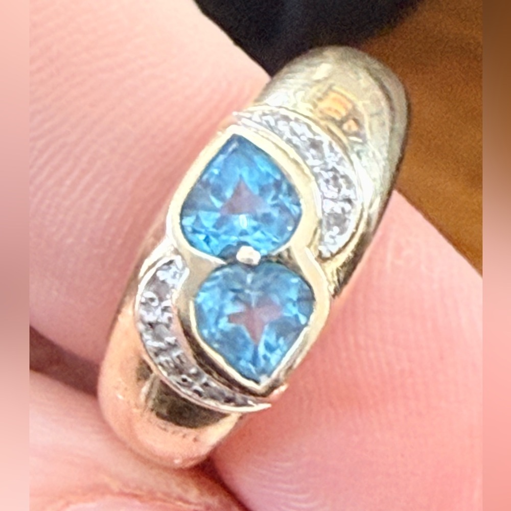 Elegant 14k Gold Diamonds and Blue Topaz Ring